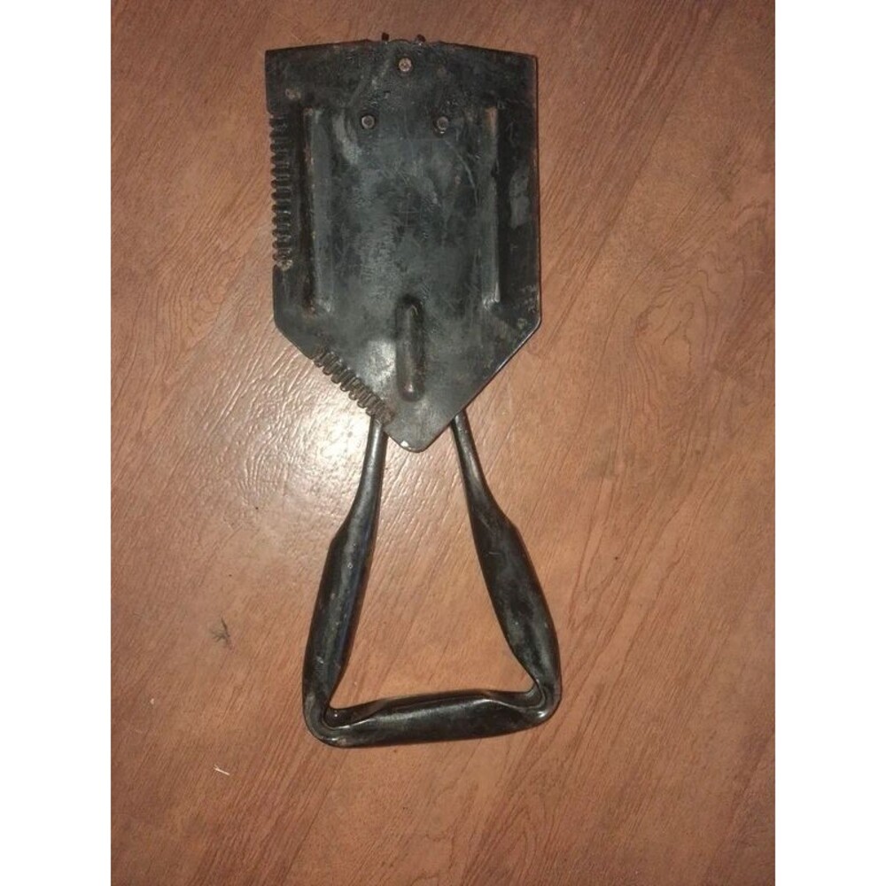 Army shovel